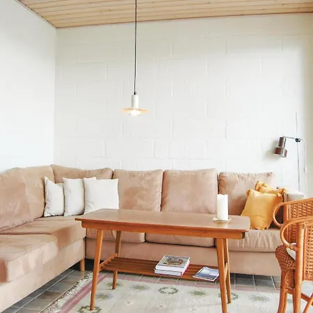 Dom wakacyjny Three-bedroom In *