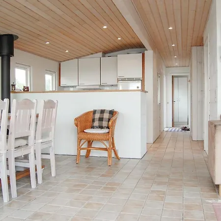 Three-bedroom In * هادرسليف